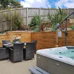 Abbey Field Nyaraló *