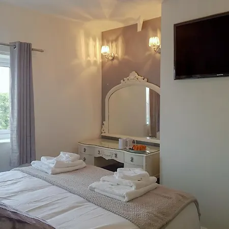 Abbey Field וויטבי